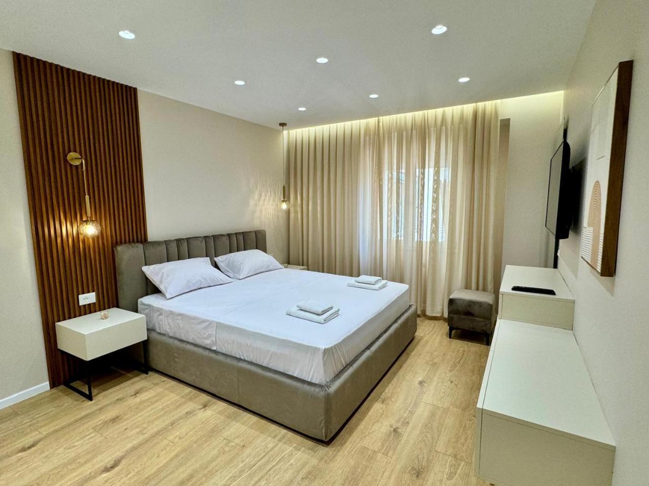 E&R Apartments At Myslym Shyri Tirana Exterior foto
